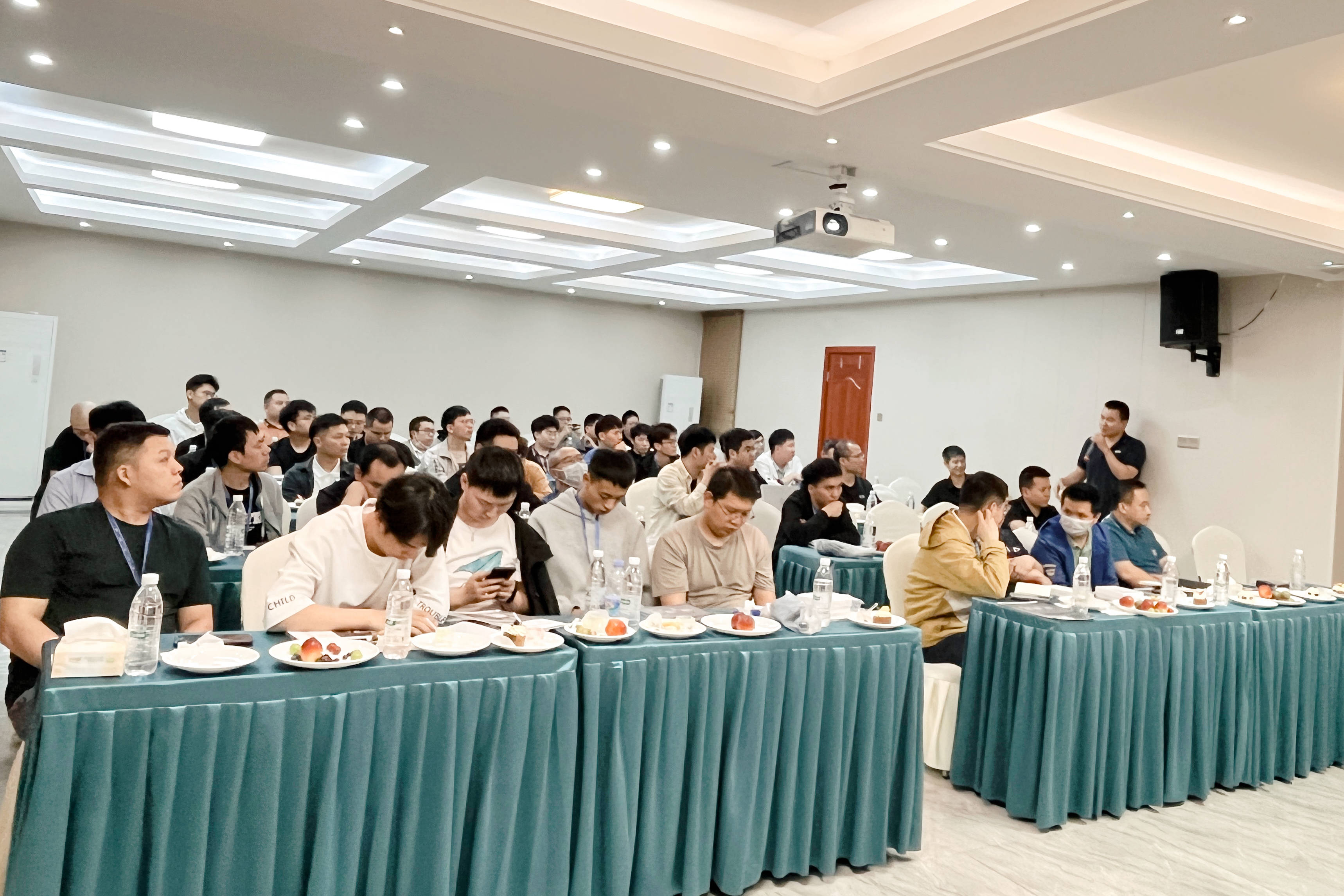 技术赋能智造未来——宁德长荣科爱普生机器人技术交流研讨会圆满举行